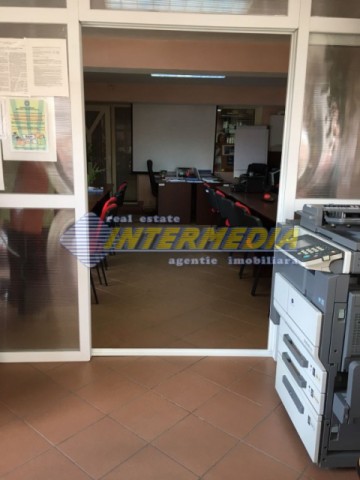 spatiu-comercial-de-vanzare-alba-cetate-cu-vitrina-stradala-mare-si-finisat-9